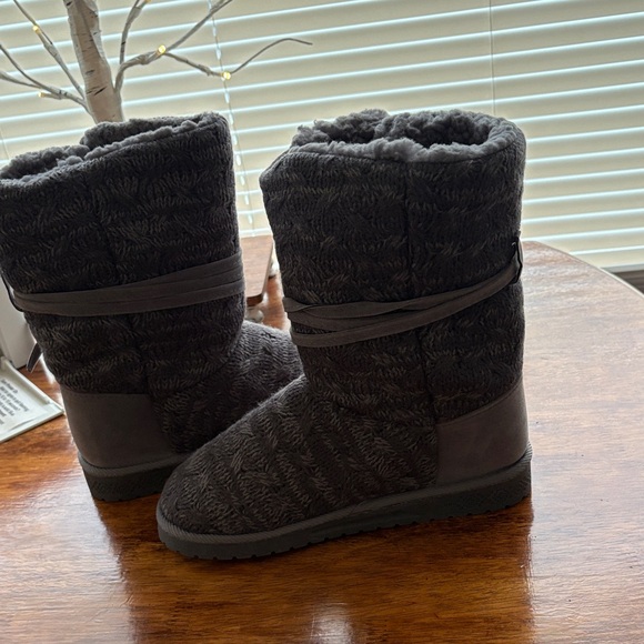 Muk Luks Women's Charcoal Marbled Gray Winter Boots Sz 6 Nwt - Picture 2 of 7